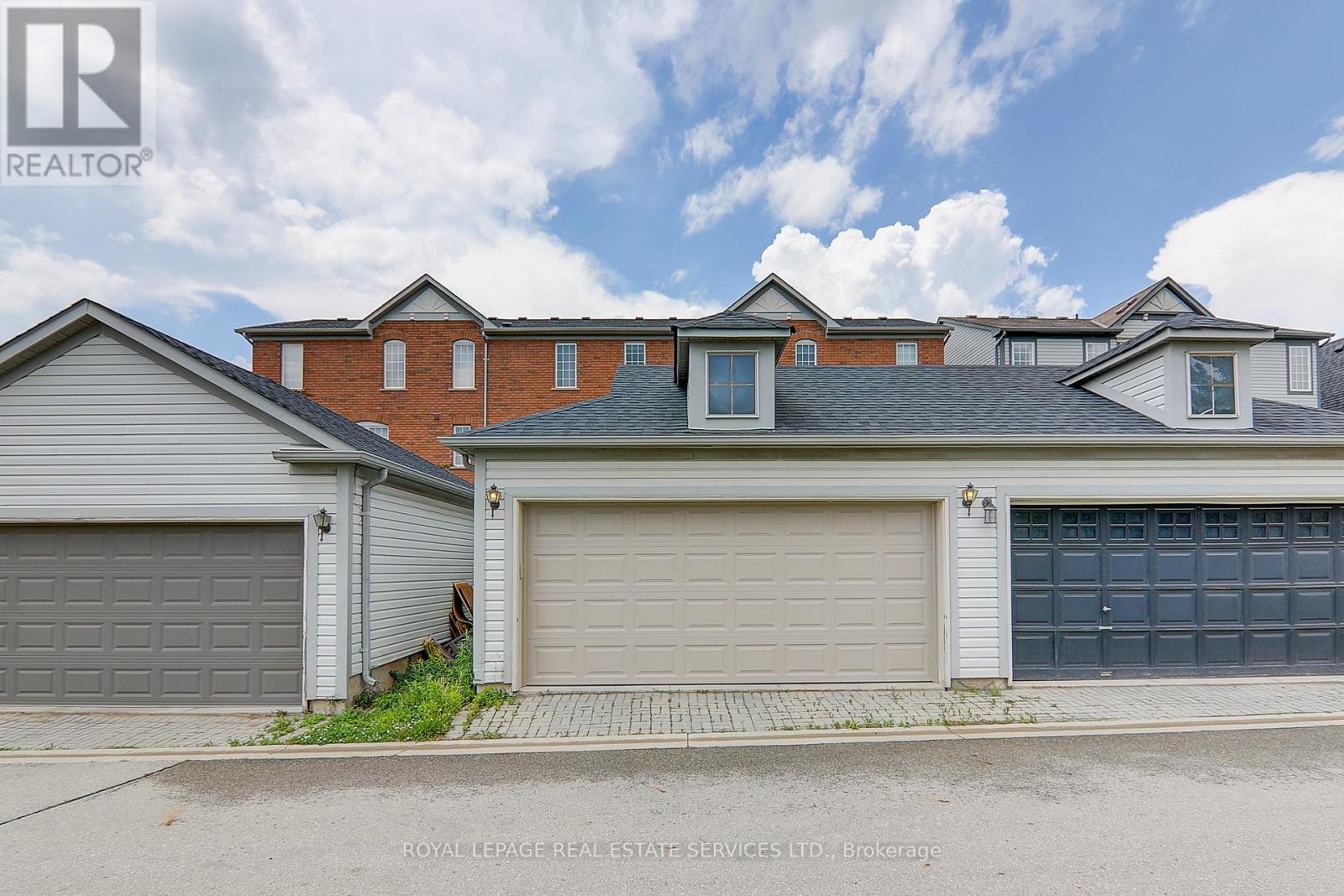 












206 ROXTON ROAD

,
Oakville,




Ontario
L6H6M8


