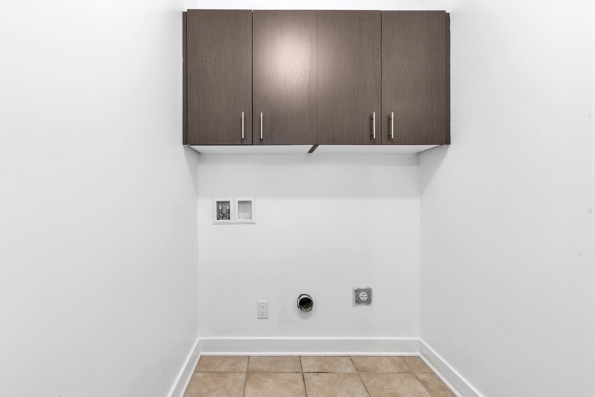 









1493

 - 1595


Av. Rawlinson

,
Mascouche,




QC
J7K1X5

