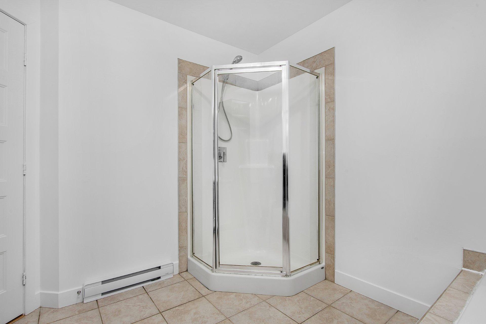 









1493

 - 1595


Av. Rawlinson

,
Mascouche,




QC
J7K1X5

