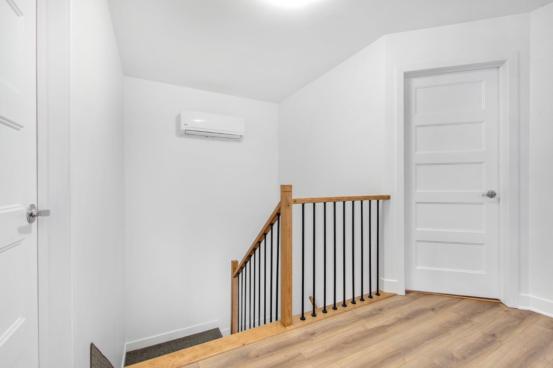 









1493

 - 1595


Av. Rawlinson

,
Mascouche,




QC
J7K1X5

