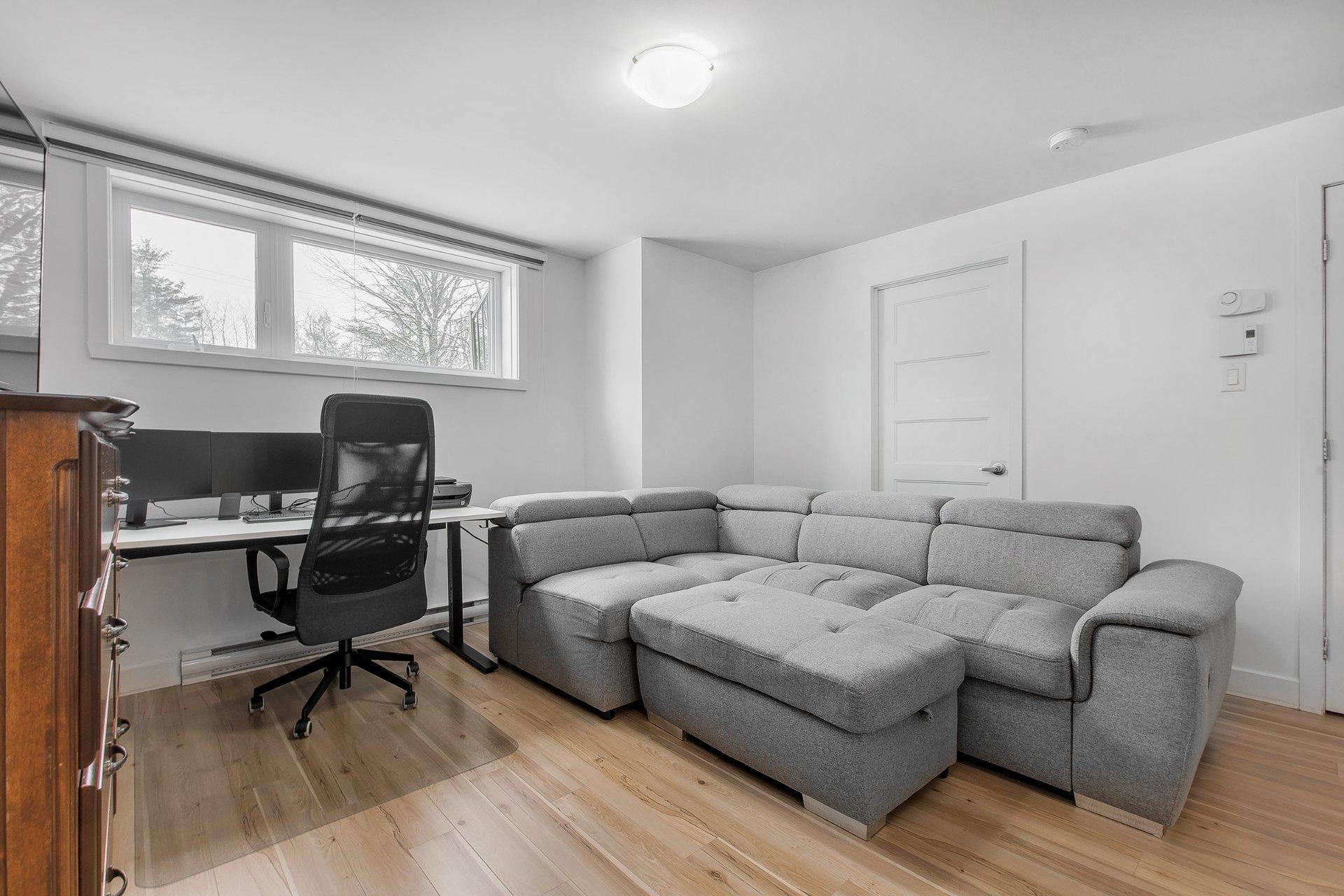 









1493

 - 1595


Av. Rawlinson

,
Mascouche,




QC
J7K1X5

