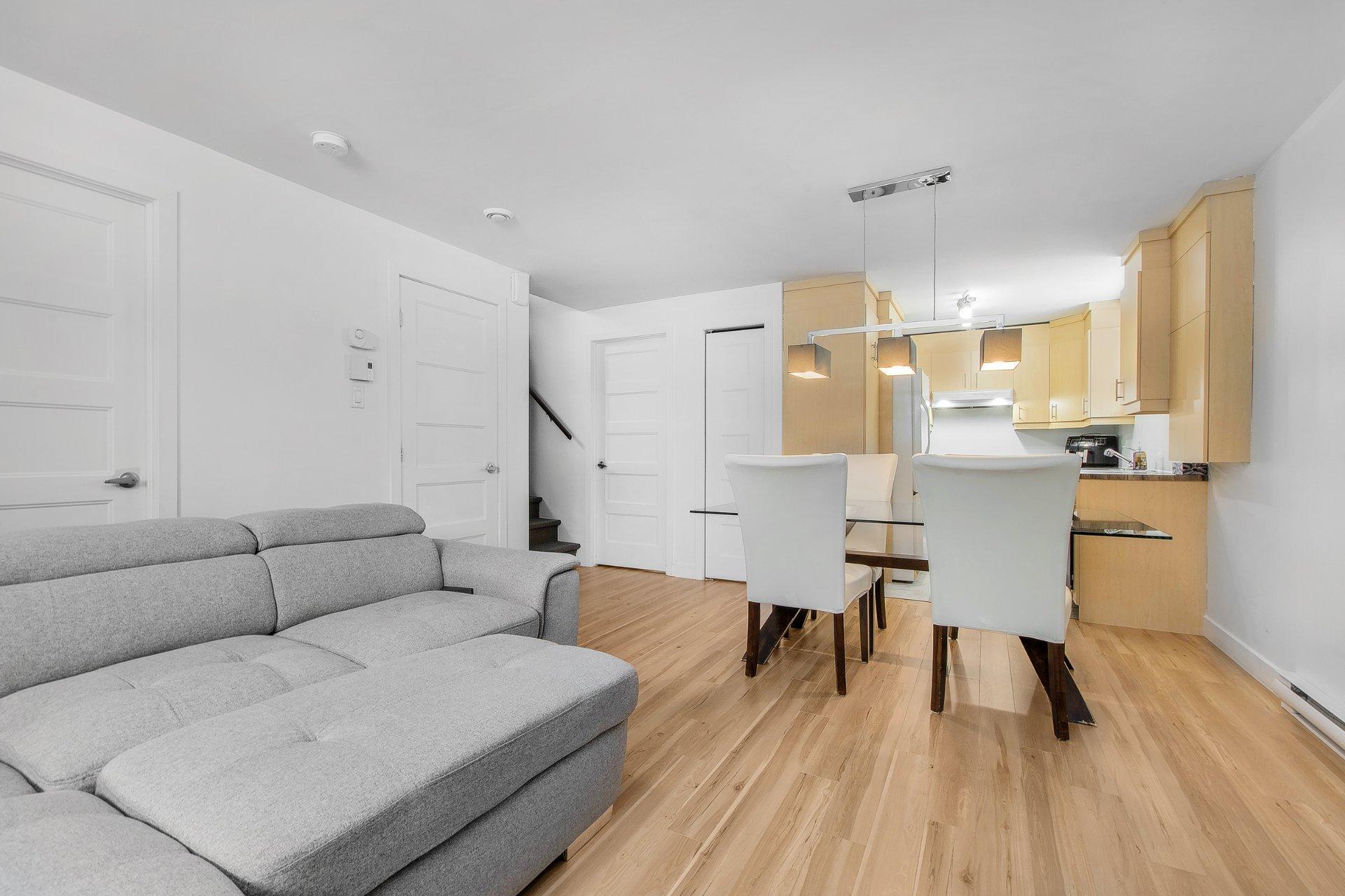 









1493

 - 1595


Av. Rawlinson

,
Mascouche,




QC
J7K1X5

