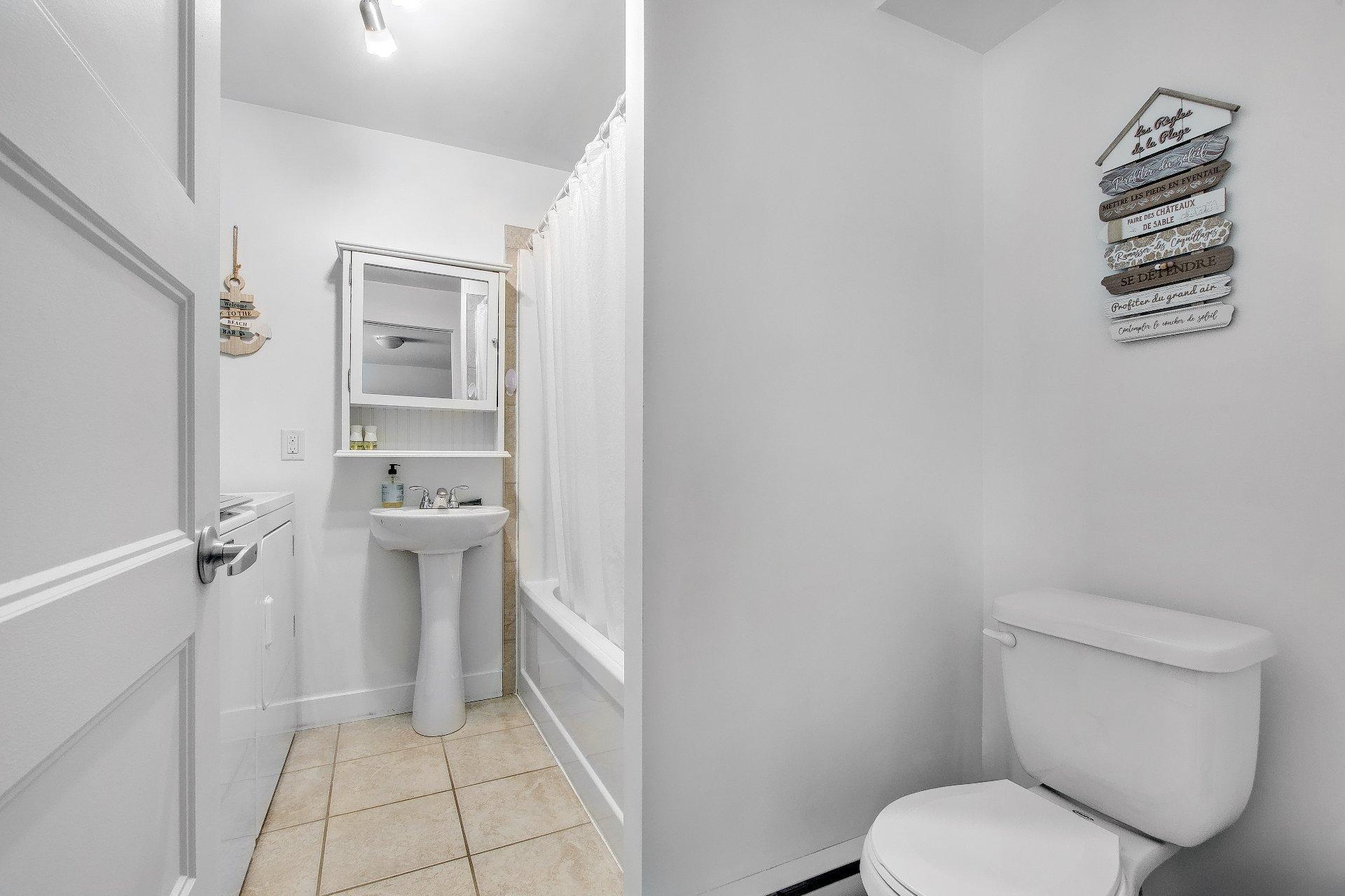 









1493

 - 1595


Av. Rawlinson

,
Mascouche,




QC
J7K1X5

