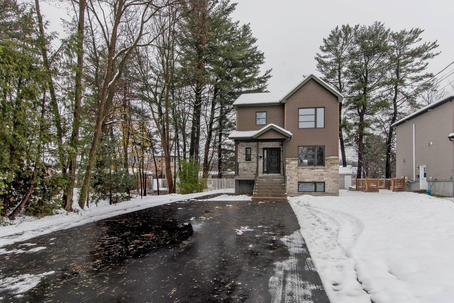 









1493

 - 1595


Av. Rawlinson

,
Mascouche,




QC
J7K1X5

