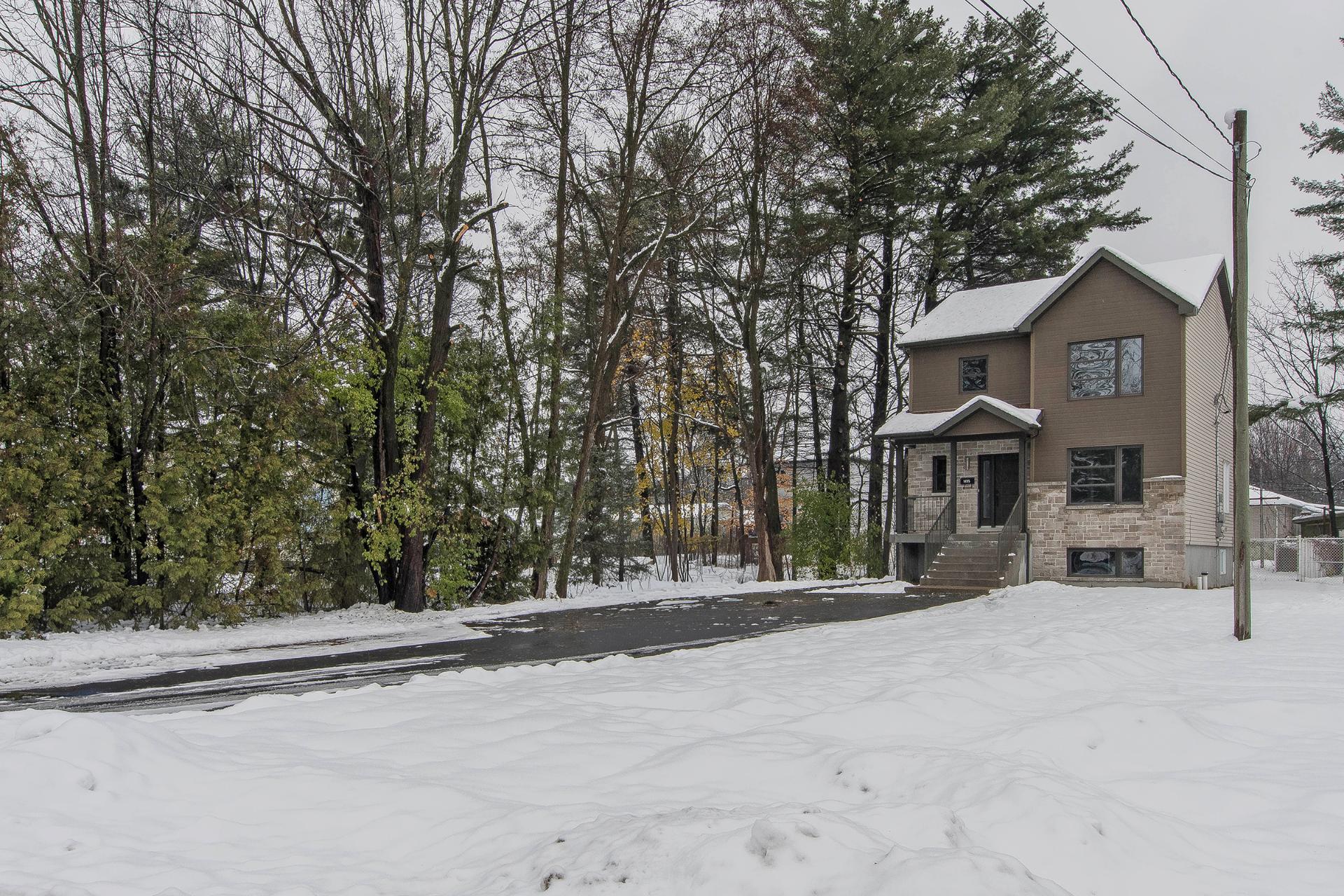 









1493

 - 1595


Av. Rawlinson

,
Mascouche,




QC
J7K1X5

