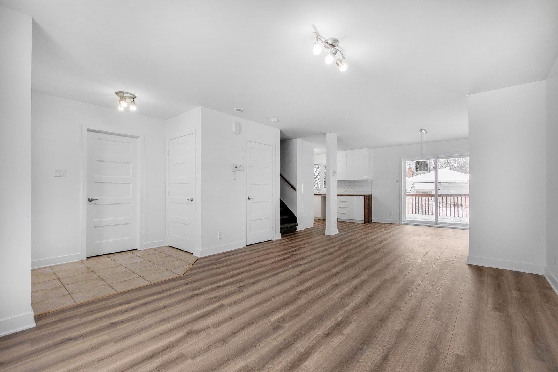 









1493

 - 1595


Av. Rawlinson

,
Mascouche,




QC
J7K1X5

