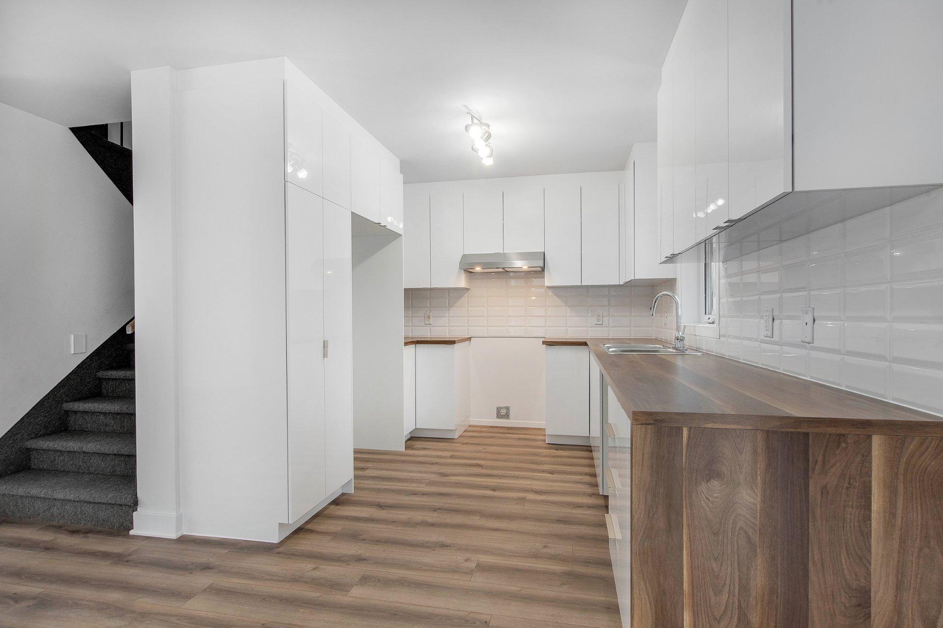 









1493

 - 1595


Av. Rawlinson

,
Mascouche,




QC
J7K1X5

