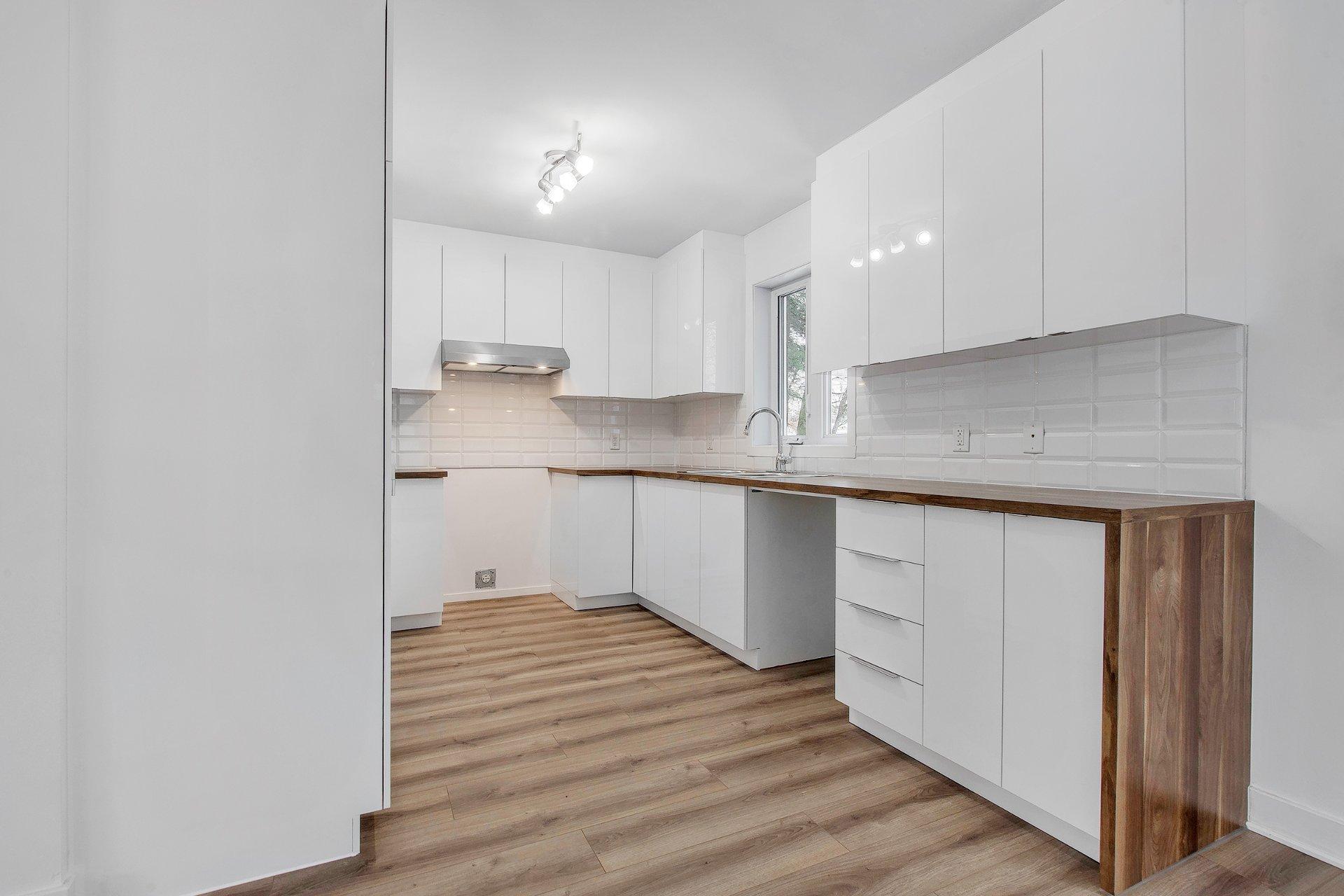 









1493

 - 1595


Av. Rawlinson

,
Mascouche,




QC
J7K1X5

