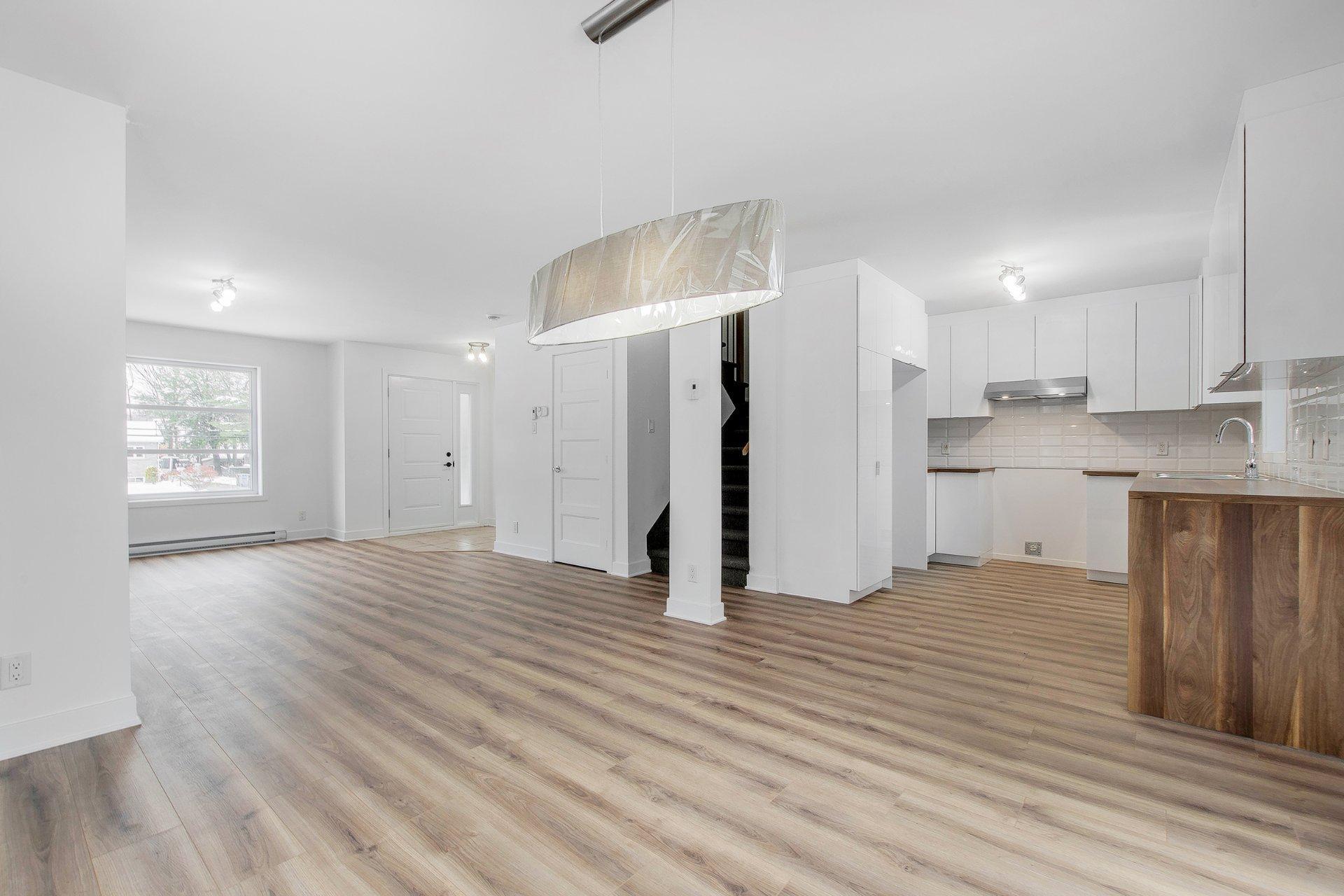 









1493

 - 1595


Av. Rawlinson

,
Mascouche,




QC
J7K1X5

