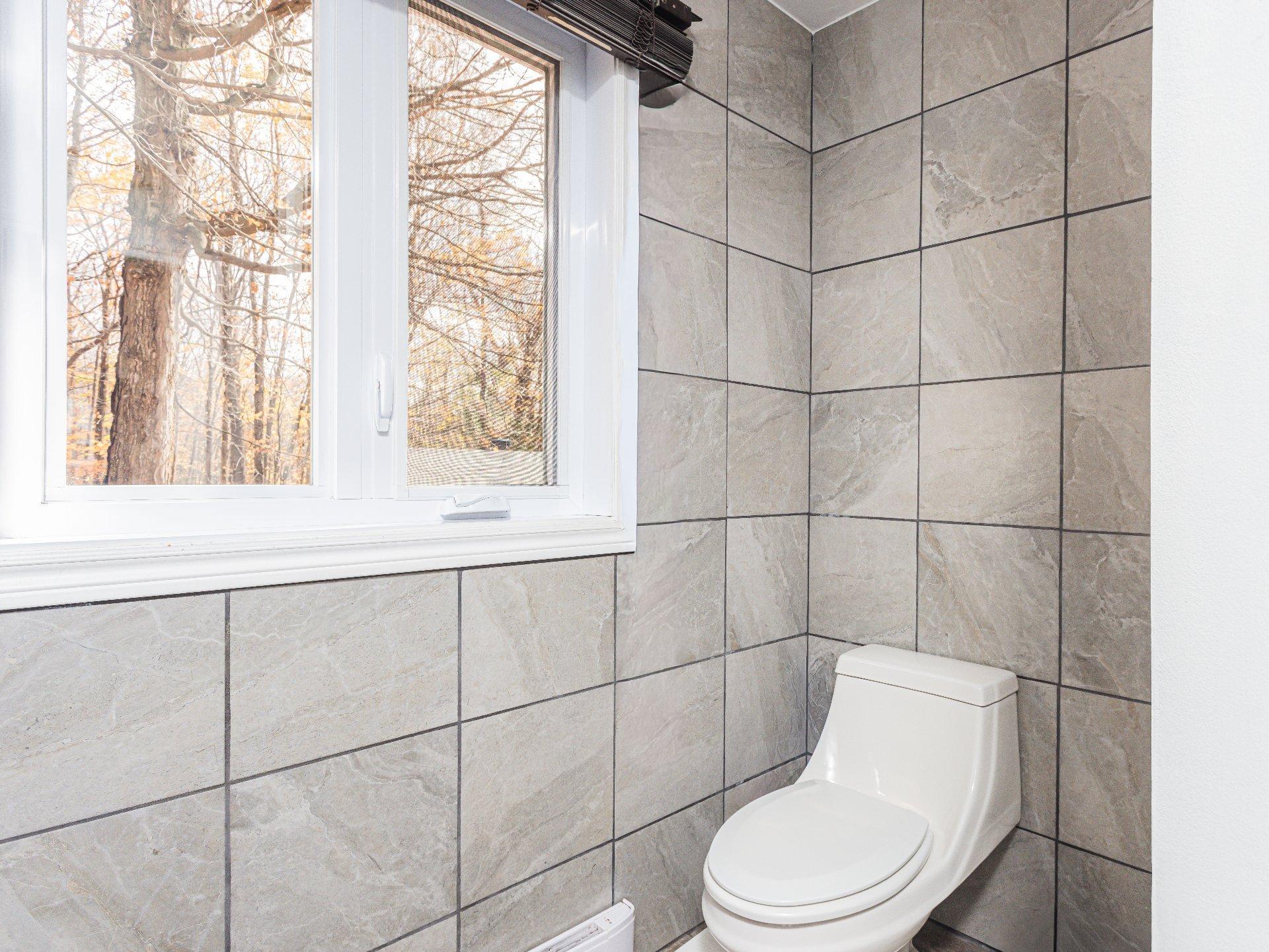 









1733Z


Mtée Harwood

,
Saint-Lazare,




QC
J7T2N3

