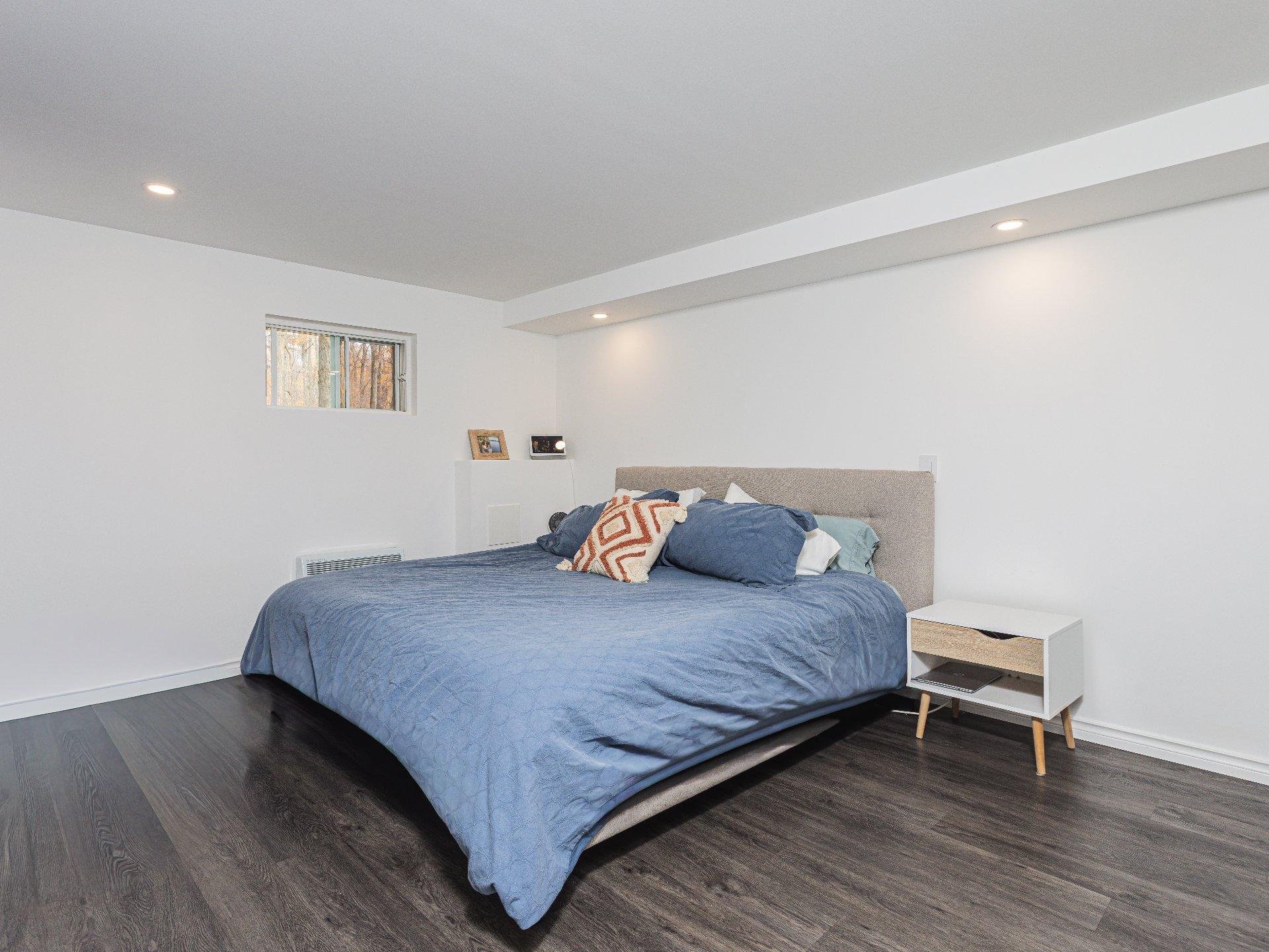 









1733Z


Mtée Harwood

,
Saint-Lazare,




QC
J7T2N3

