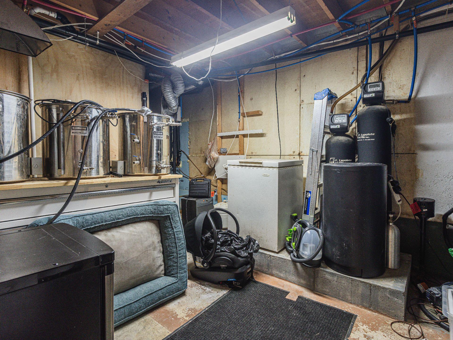 









1733Z


Mtée Harwood

,
Saint-Lazare,




QC
J7T2N3

