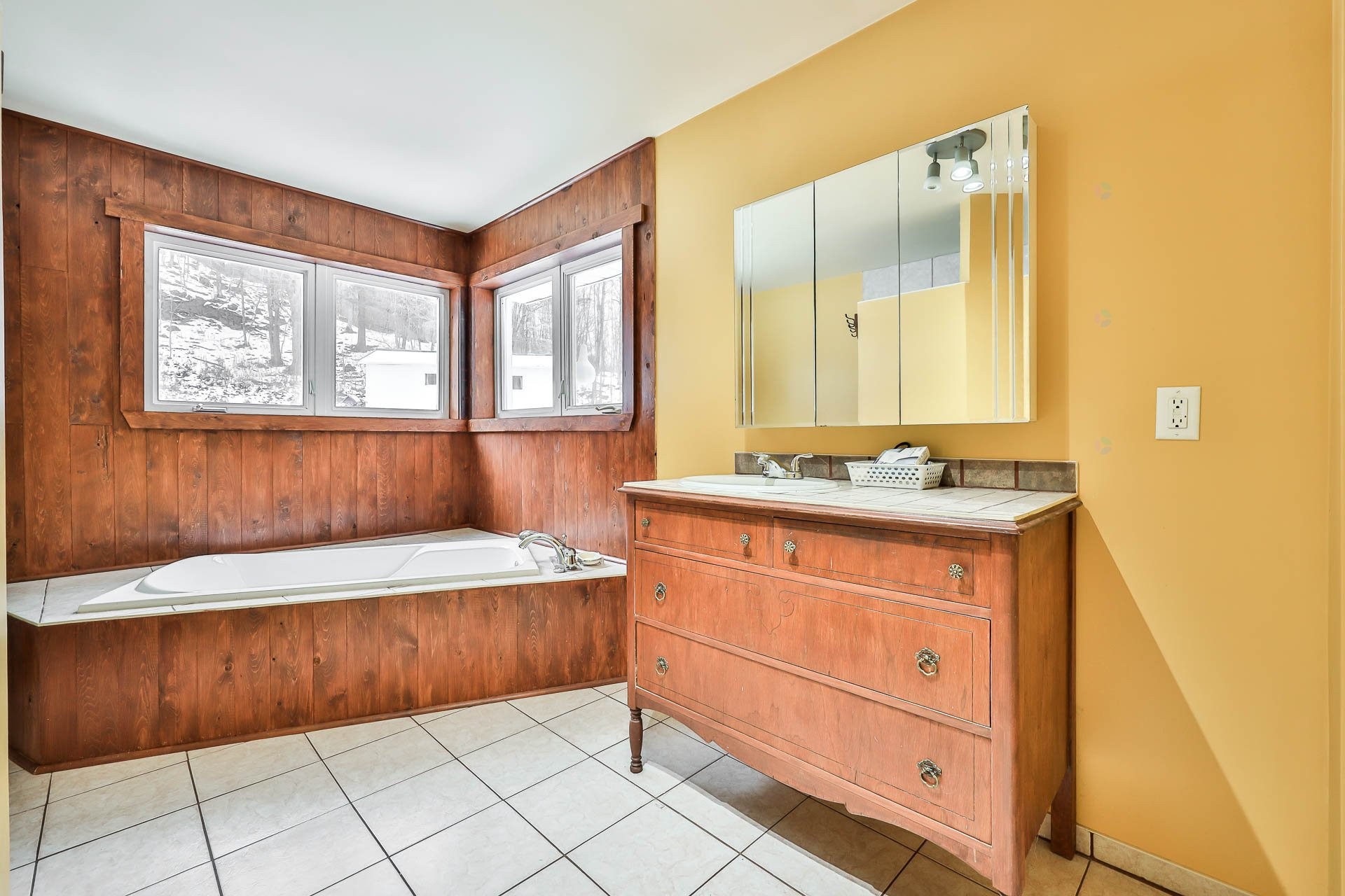 









405


Ch. de la Rivière-Blanche

,
Mayo,




QC
J8L4K5

