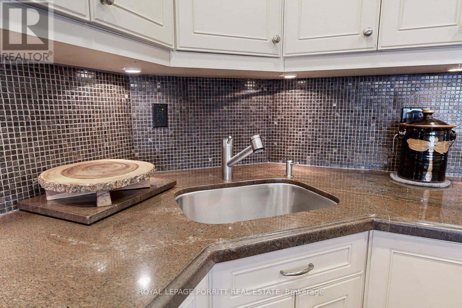 












#2005 - 1400 DIXIE ROAD

,
Mississauga,




Ontario
L5E3E1

