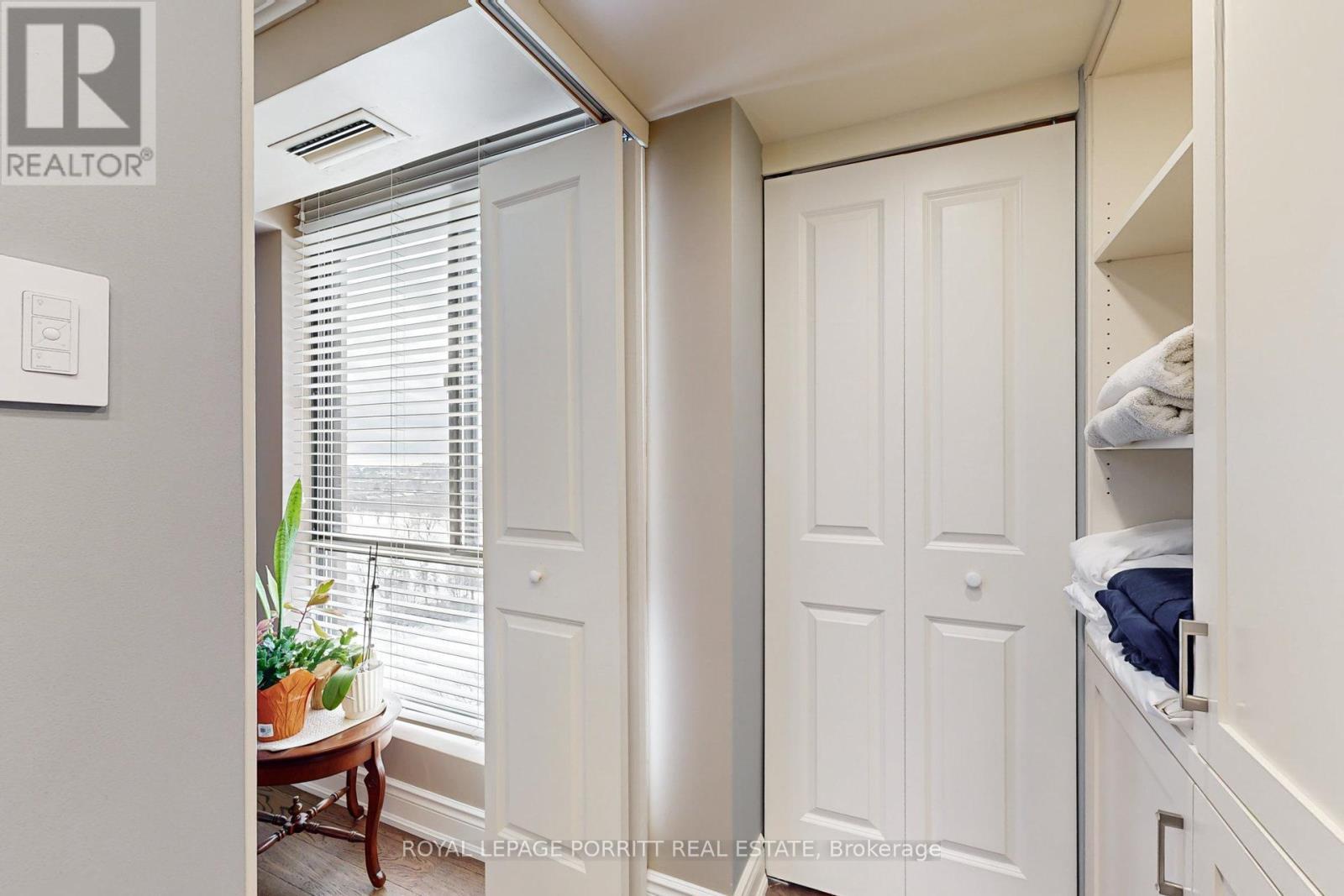 












#2005 - 1400 DIXIE ROAD

,
Mississauga,




Ontario
L5E3E1

