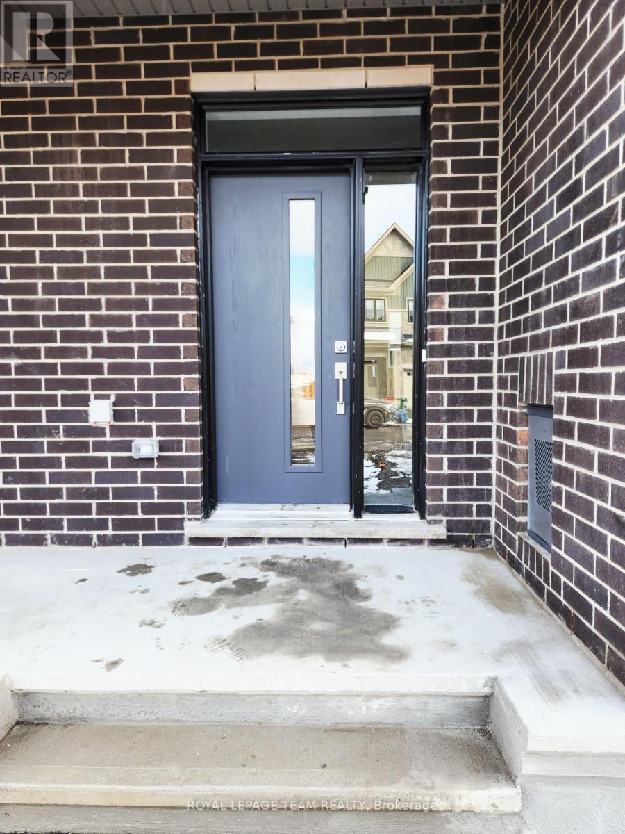 












723 FAIRLINE ROW

,
Ottawa,




Ontario
K2V0M4

