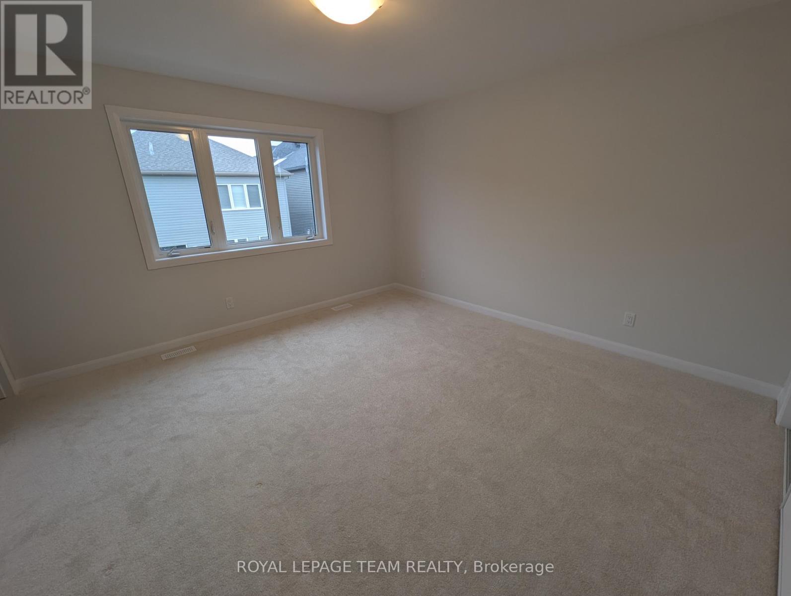 












723 FAIRLINE ROW

,
Ottawa,




Ontario
K2V0M4

