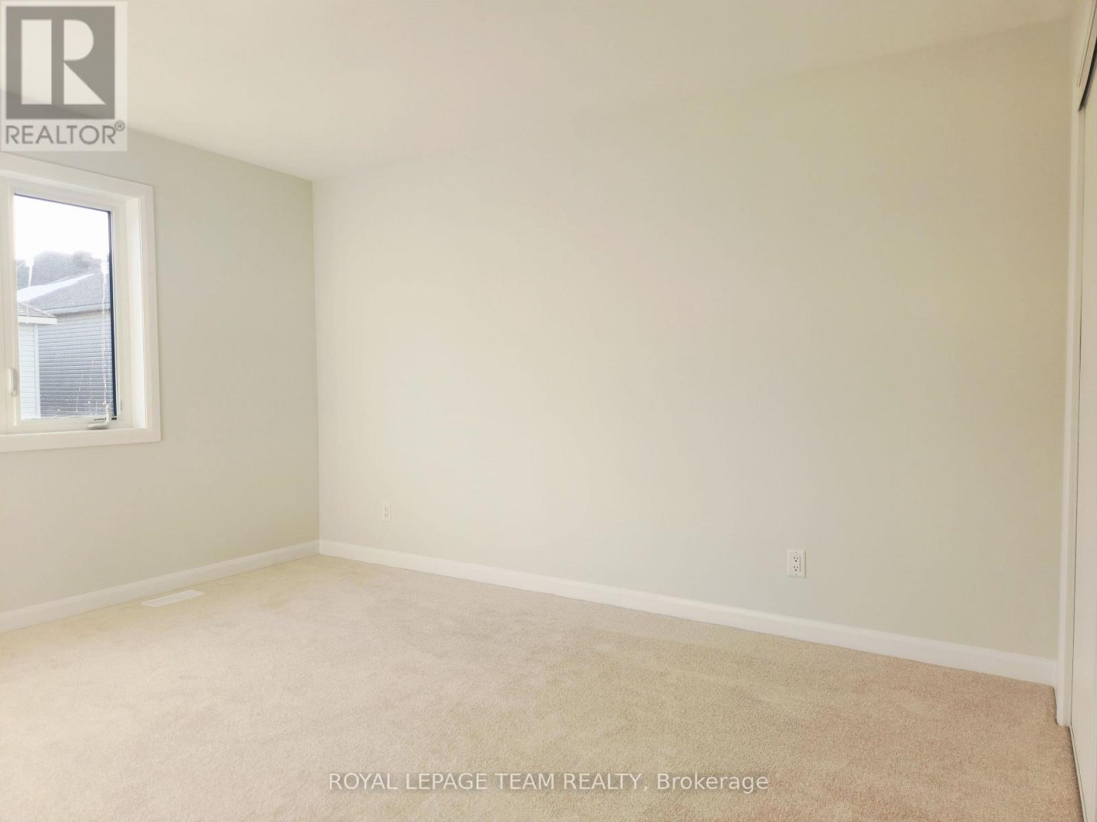 












723 FAIRLINE ROW

,
Ottawa,




Ontario
K2V0M4

