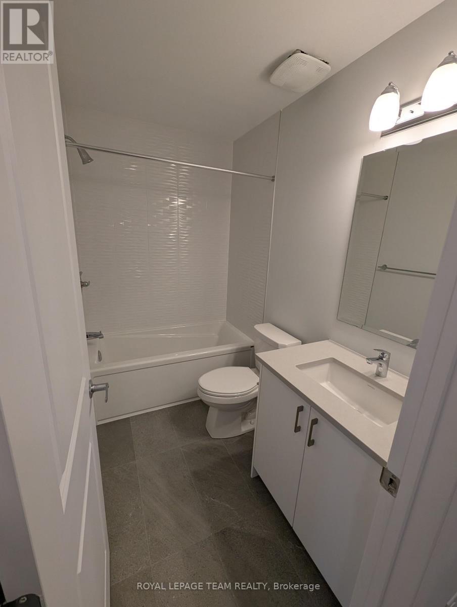 












723 FAIRLINE ROW

,
Ottawa,




Ontario
K2V0M4

