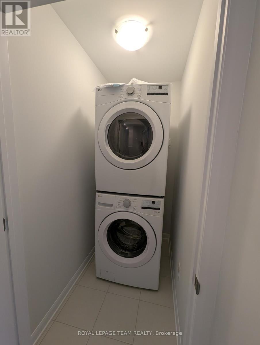 












723 FAIRLINE ROW

,
Ottawa,




Ontario
K2V0M4

