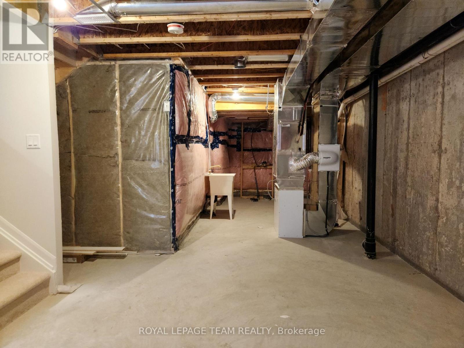 












723 FAIRLINE ROW

,
Ottawa,




Ontario
K2V0M4

