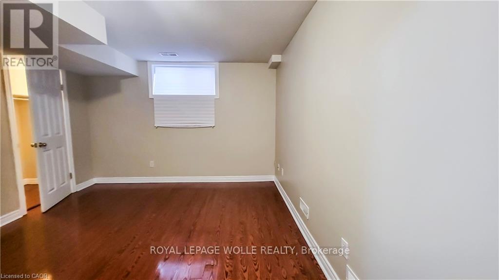 












1 - 132 UDVARI CRESCENT

,
Kitchener,




Ontario
N2N3P6

