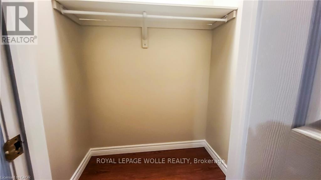 












1 - 132 UDVARI CRESCENT

,
Kitchener,




Ontario
N2N3P6

