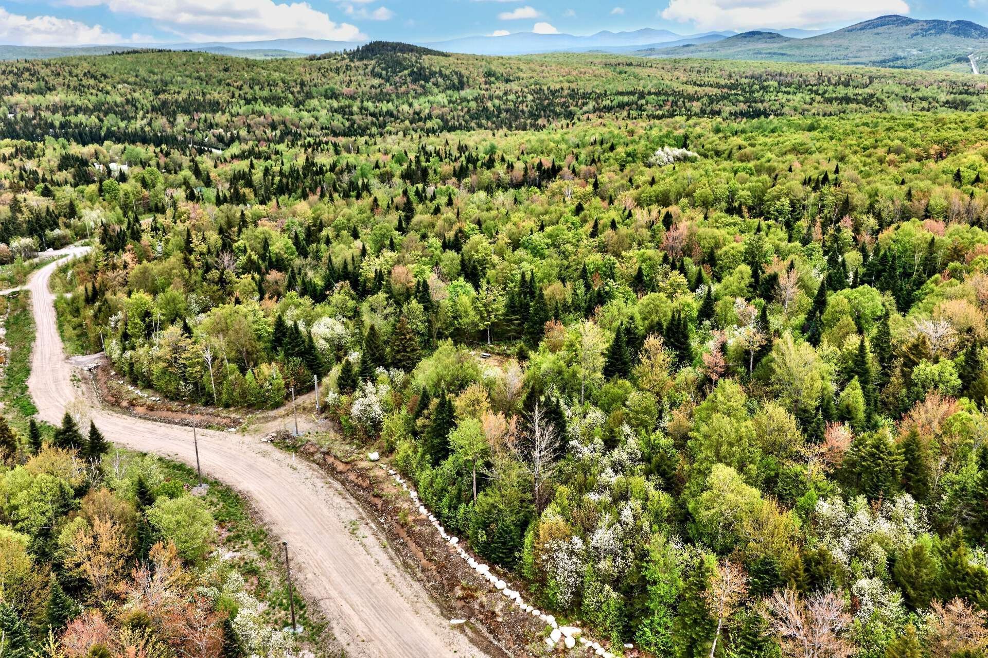 









53


Ch. du Mélèze

,
Notre-Dame-des-Bois,







QC
J0B2E0

