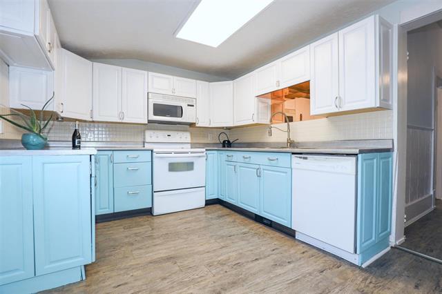 









915


Garwood

AVE,
Winnipeg,




MB
R3M 1M7

