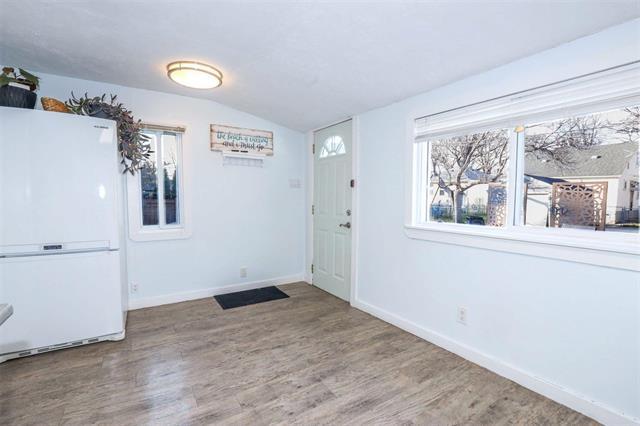 









915


Garwood

AVE,
Winnipeg,




MB
R3M 1M7

