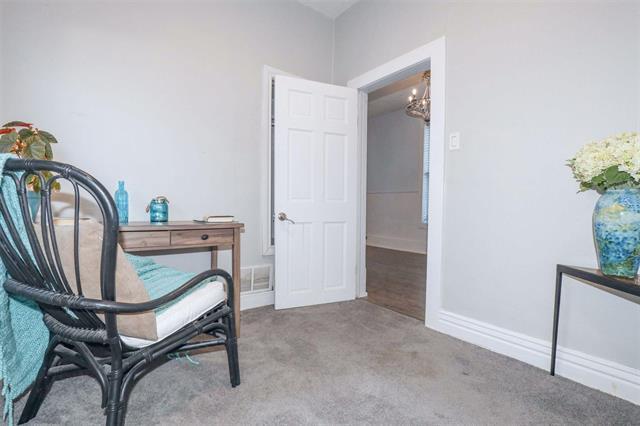 









915


Garwood

AVE,
Winnipeg,




MB
R3M 1M7

