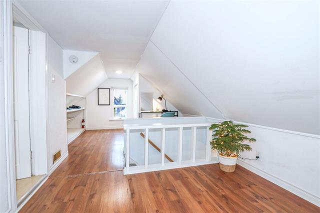 









915


Garwood

AVE,
Winnipeg,




MB
R3M 1M7

