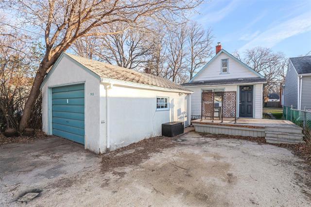 









915


Garwood

AVE,
Winnipeg,




MB
R3M 1M7

