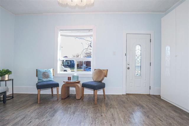 









915


Garwood

AVE,
Winnipeg,




MB
R3M 1M7

