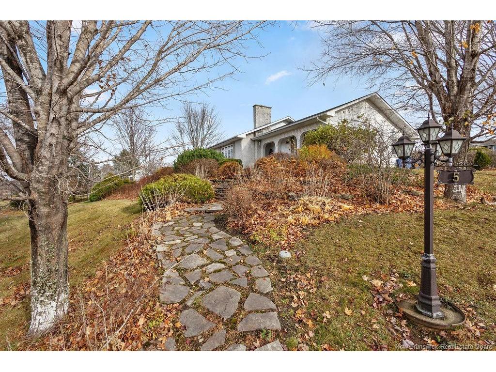 









5


Shadow Lane

,
Sillikers,




NB
E9E 2R5

