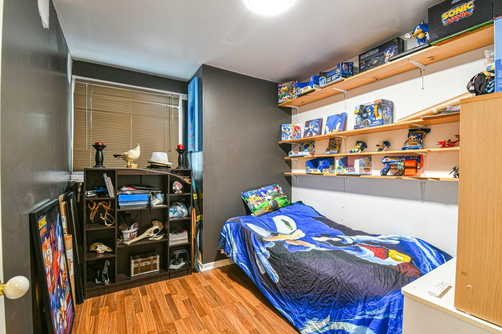 









90


Rue Desjardins

,
Sainte-Agathe-des-Monts,




QC
J8C2W9

