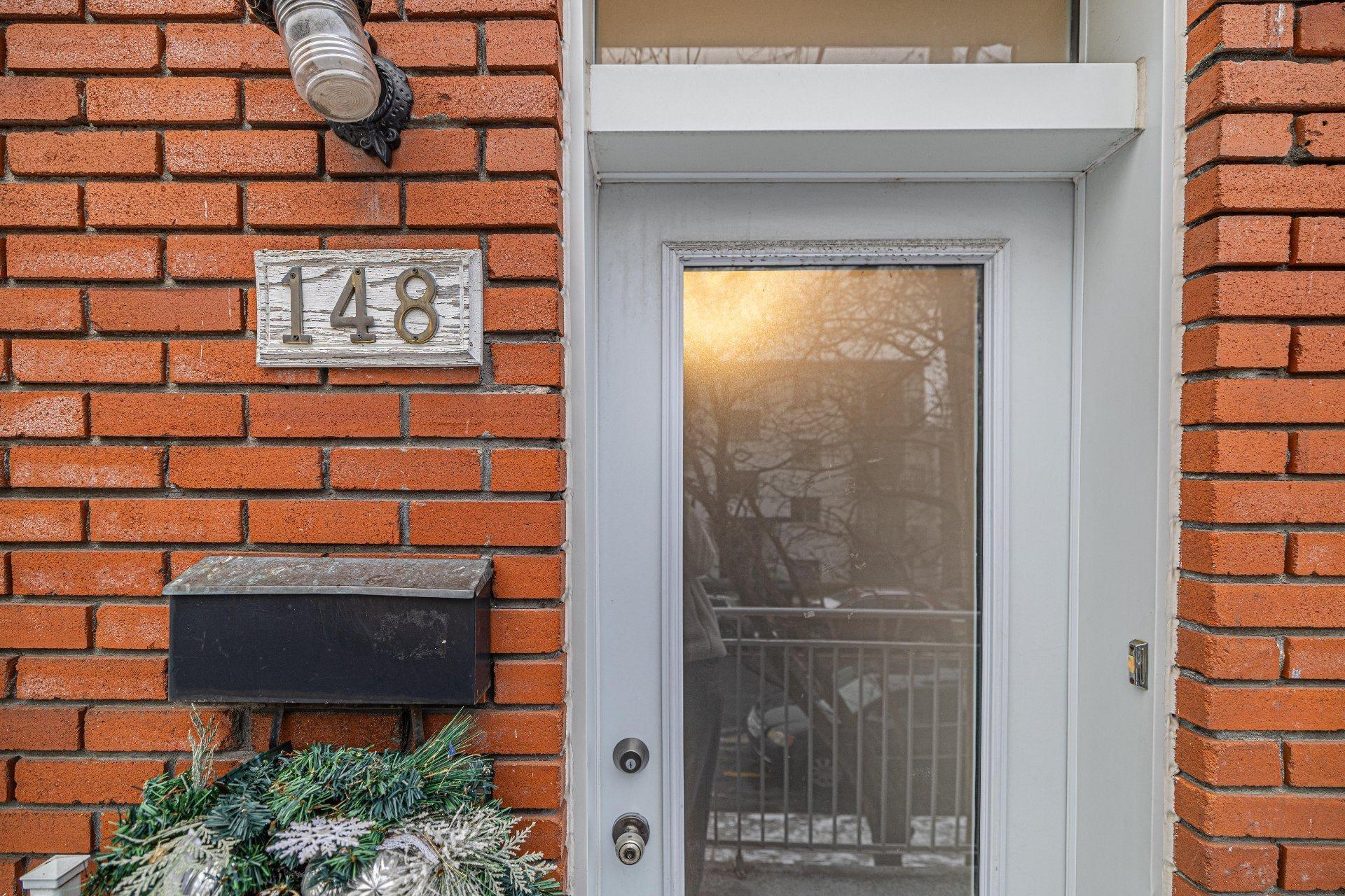 









146

 - 152


Av. St-Pierre

,
Montréal (Lachine),




QC
H8R1P2

