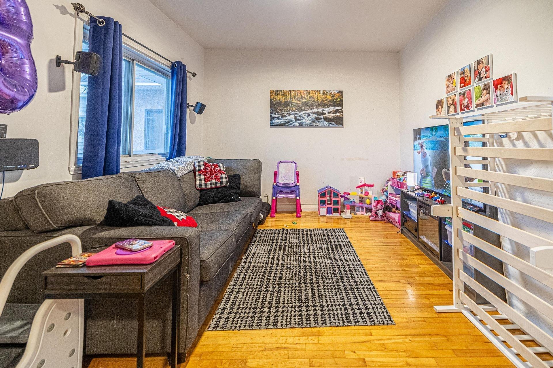 









146

 - 152


Av. St-Pierre

,
Montréal (Lachine),




QC
H8R1P2

