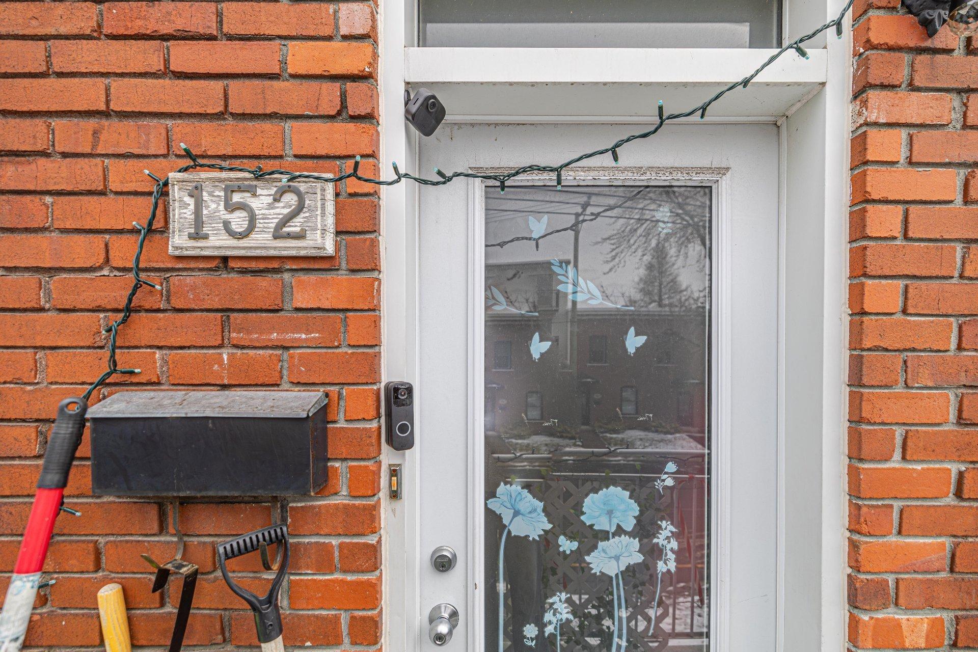 









146

 - 152


Av. St-Pierre

,
Montréal (Lachine),




QC
H8R1P2

