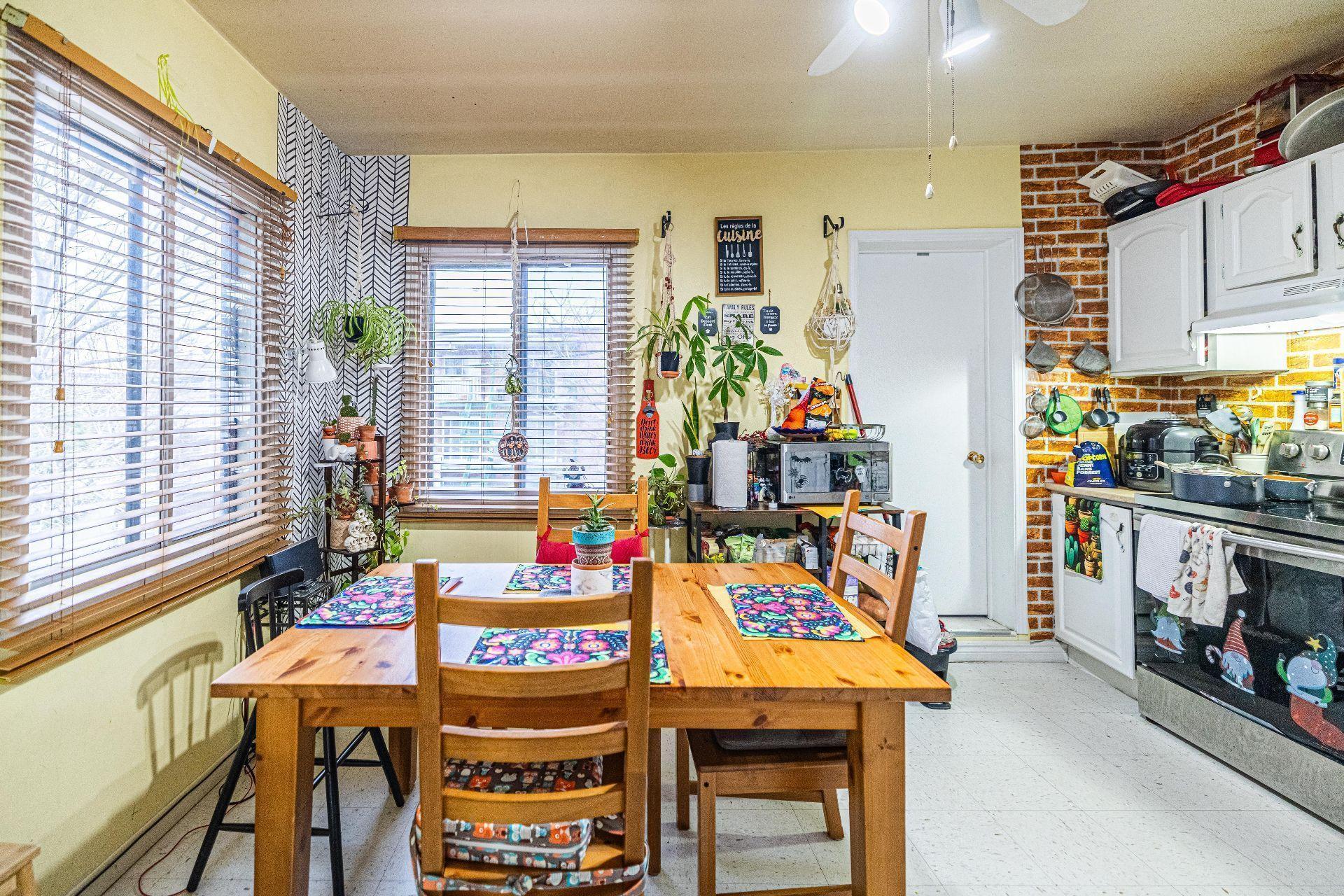 









146

 - 152


Av. St-Pierre

,
Montréal (Lachine),




QC
H8R1P2

