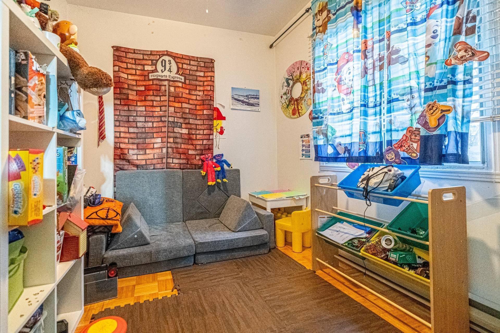 









146

 - 152


Av. St-Pierre

,
Montréal (Lachine),




QC
H8R1P2

