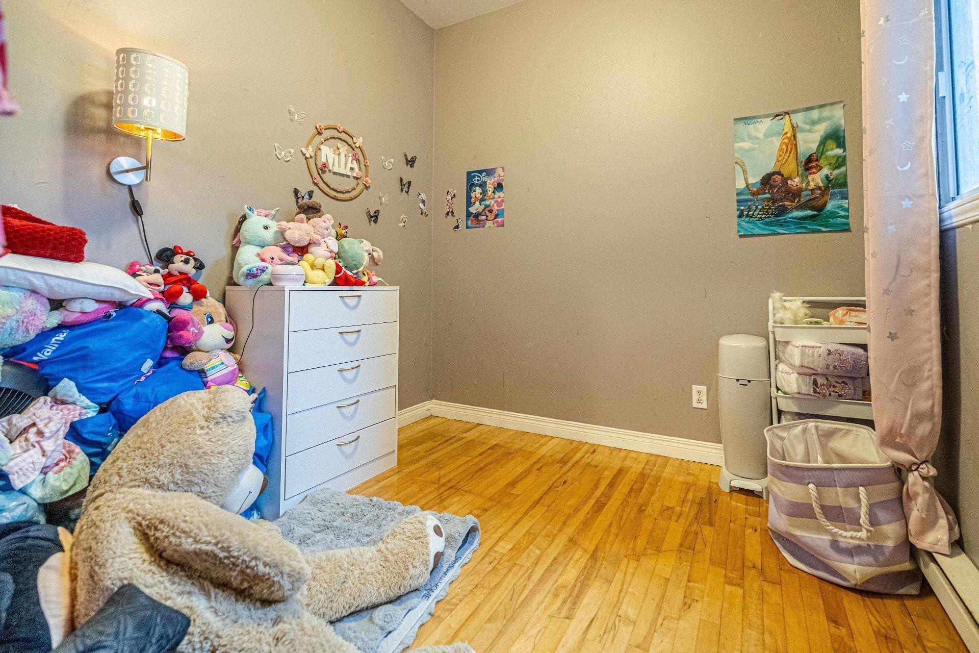 









146

 - 152


Av. St-Pierre

,
Montréal (Lachine),




QC
H8R1P2

