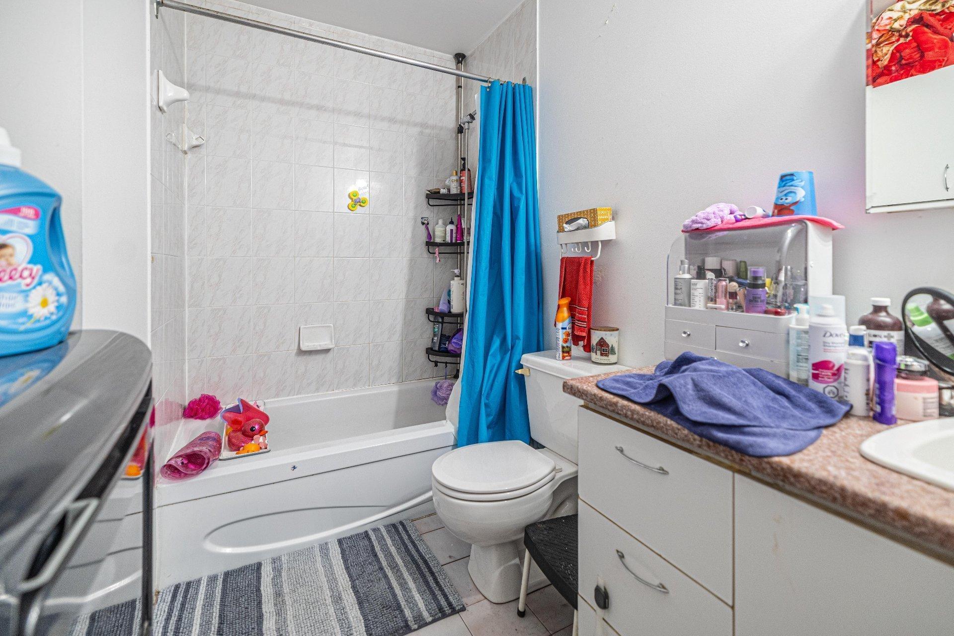 









146

 - 152


Av. St-Pierre

,
Montréal (Lachine),




QC
H8R1P2

