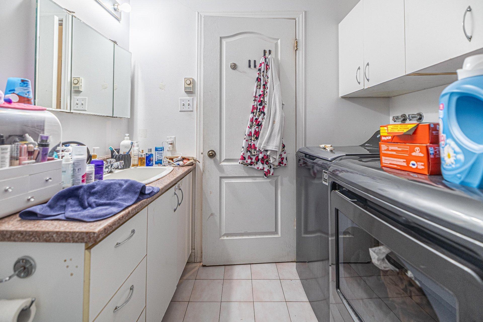 









146

 - 152


Av. St-Pierre

,
Montréal (Lachine),




QC
H8R1P2

