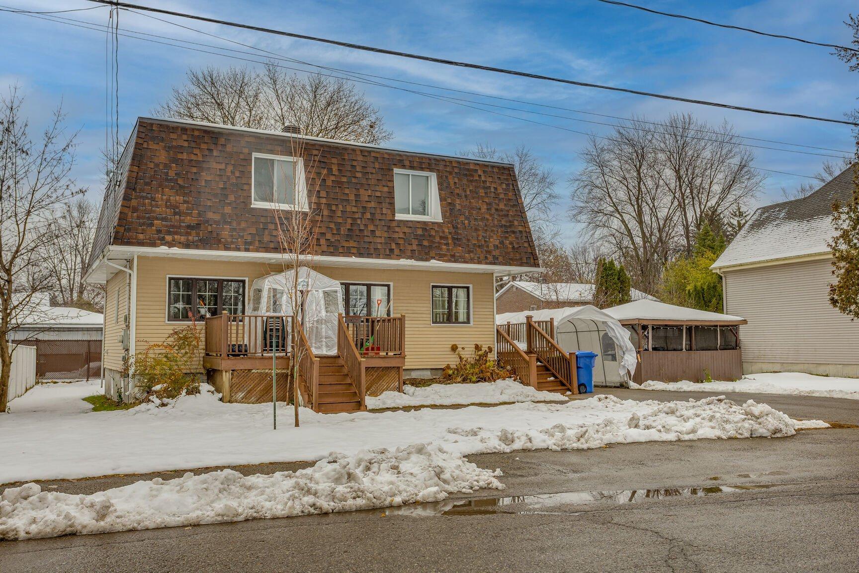 









53


61e Avenue

,
Saint-Eustache,




QC
J7P3M9

