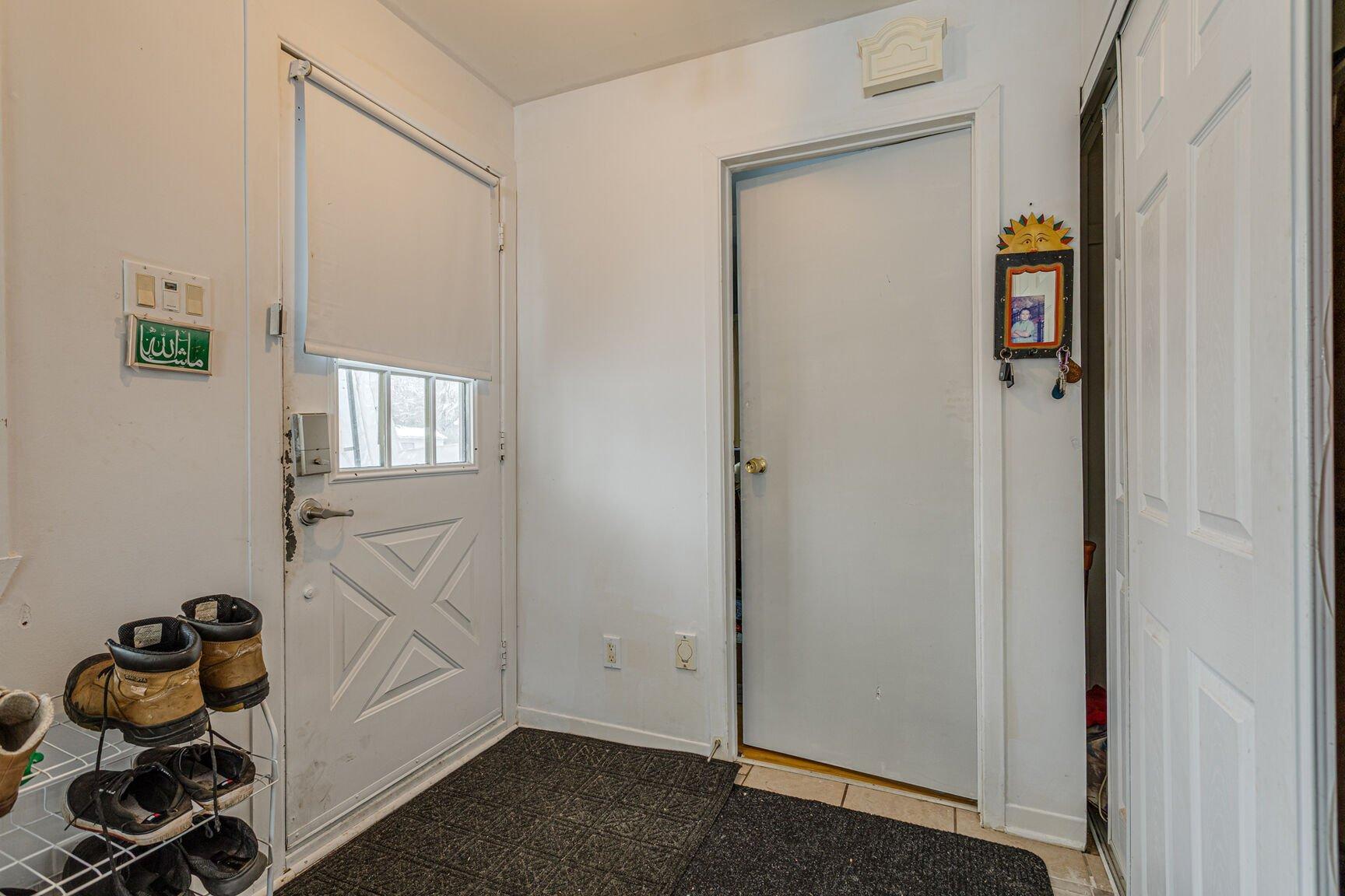 









53


61e Avenue

,
Saint-Eustache,




QC
J7P3M9

