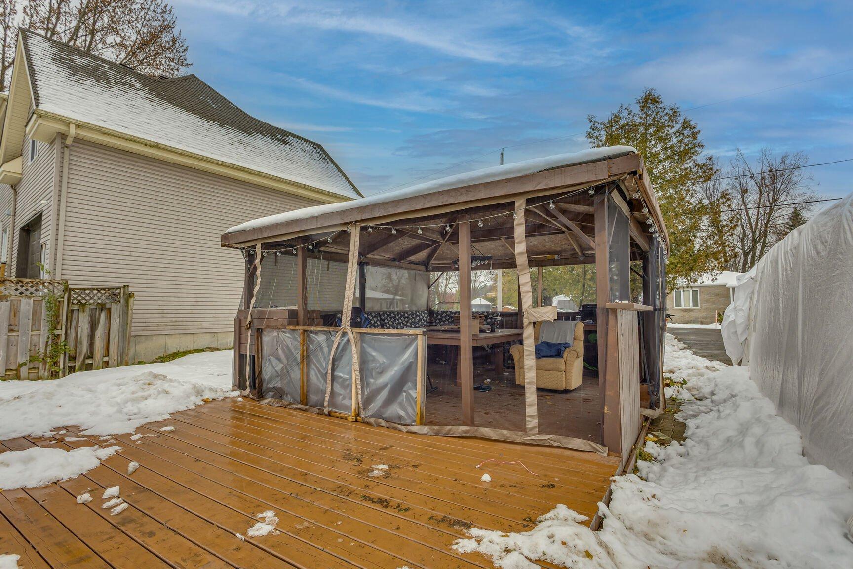 









53


61e Avenue

,
Saint-Eustache,




QC
J7P3M9

