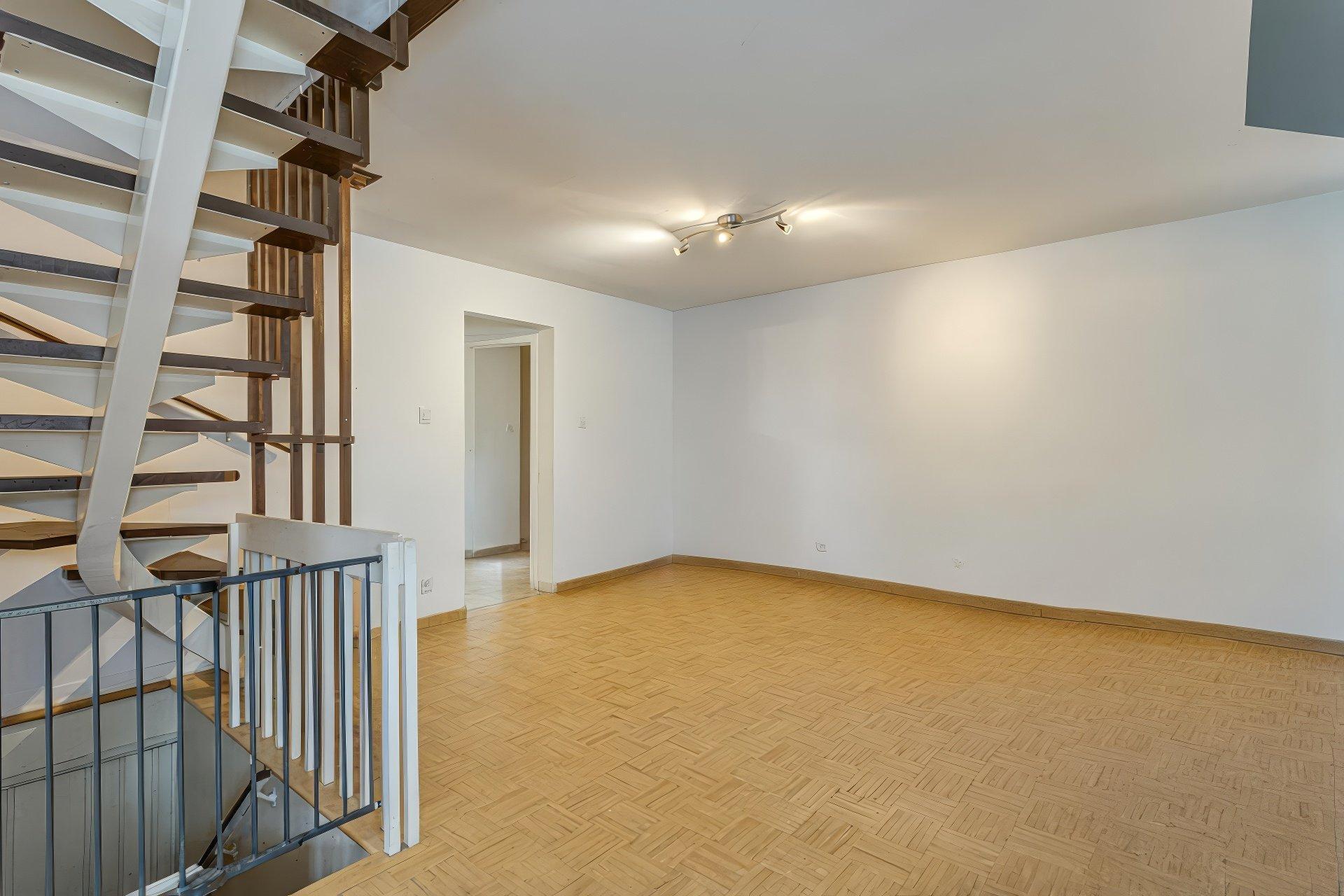 









53


61e Avenue

,
Saint-Eustache,




QC
J7P3M9

