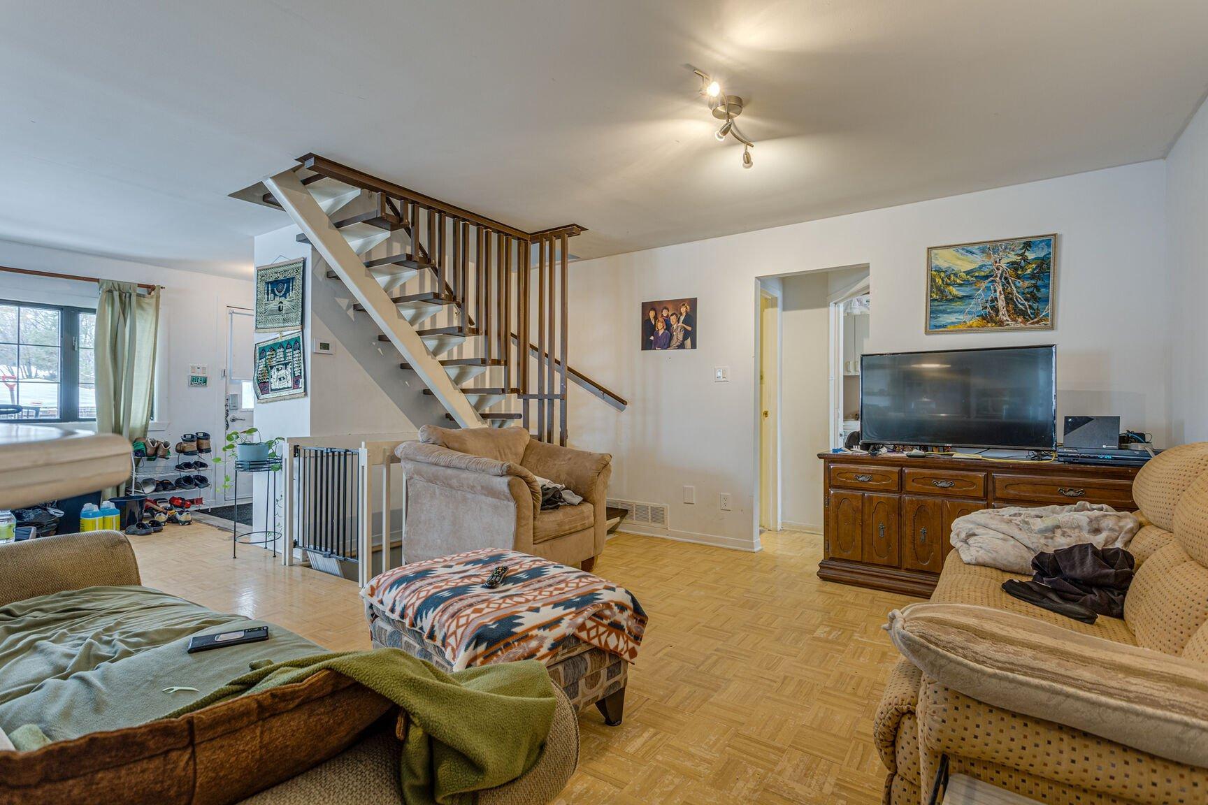 









53


61e Avenue

,
Saint-Eustache,




QC
J7P3M9

