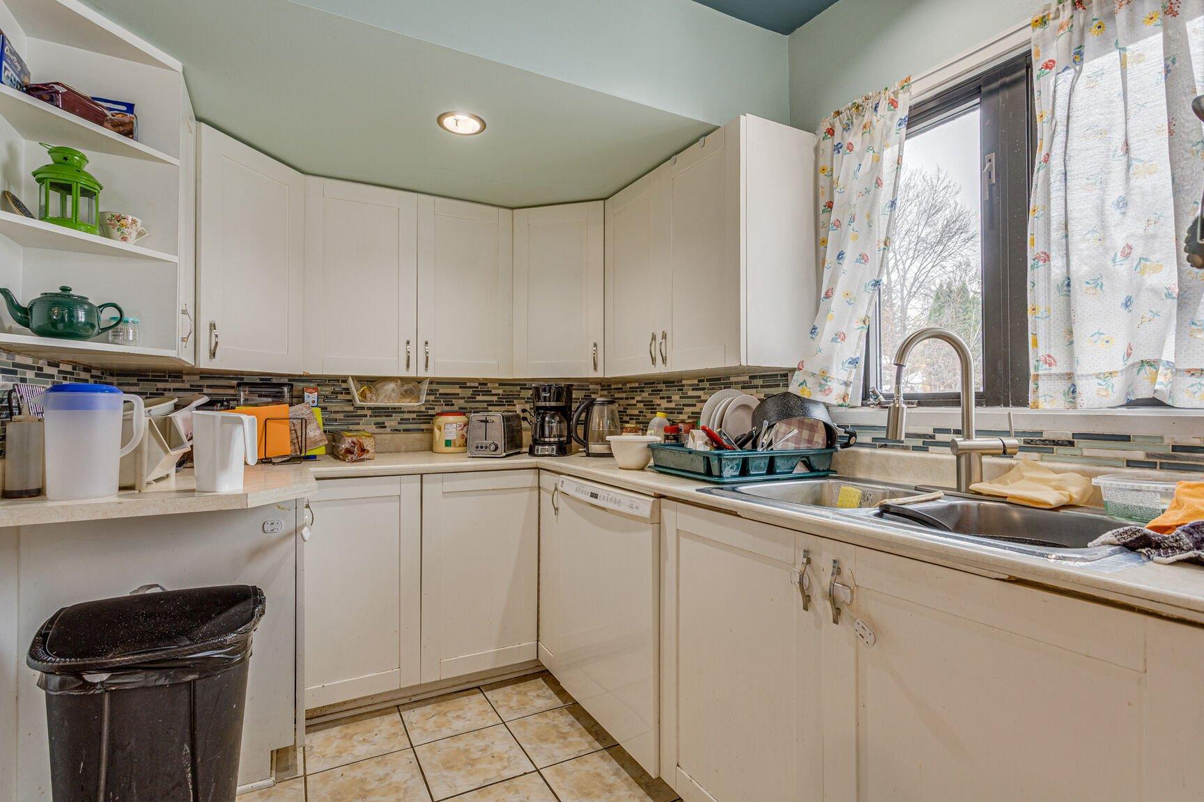 









53


61e Avenue

,
Saint-Eustache,




QC
J7P3M9

